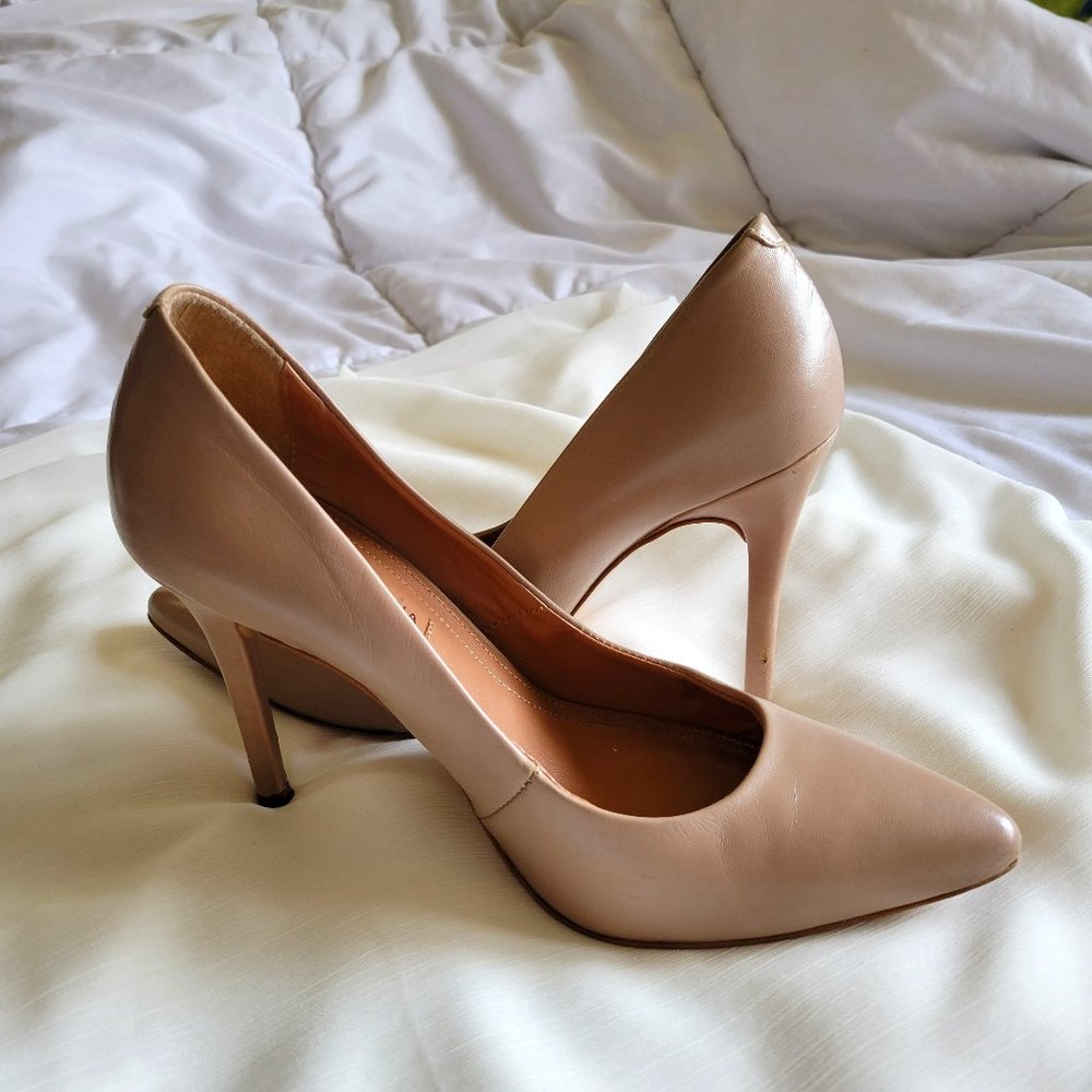 BCBG MaxAzria Nova Pumps